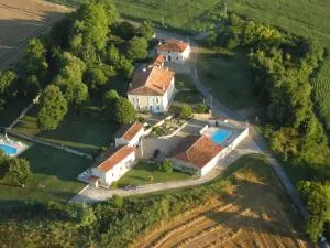 Langlade Estate - Yviers