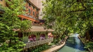Hotel Valencia Riverwalk - Castroville