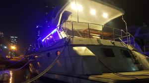 Marine City Club Yacht Stay