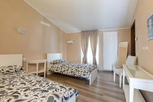 Twin Room with Bathroom