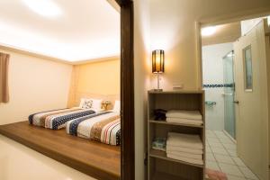 Phòng Gia Đình Với Phòng Tắm Chung (Family Room with Shared Bathroom)