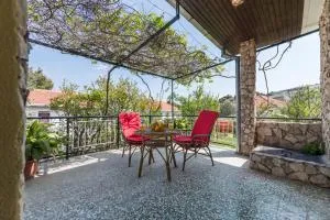 Beach House Lana - Slatine