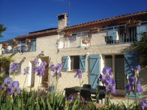 B&B / Chambres d'hotes B&B with charm, quiet, kitchen, sw pool. : photos des chambres