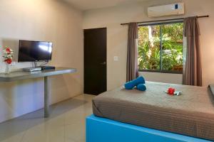 Playa Negra Surf Lodge