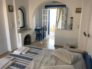 Dioskouri Art Villas Santorini Greece