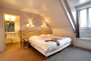 Hotels Hotel Le Roncevaux : photos des chambres