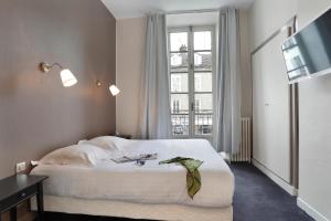 Hotels Hotel Le Roncevaux : photos des chambres