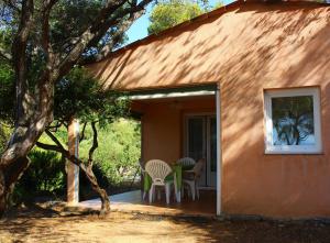 Appartements Residence Les Mandiles : Maisonnette