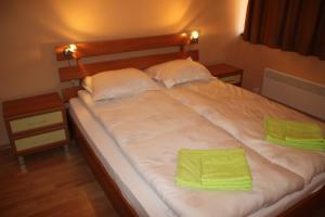 PM Services Sequoia Apartment