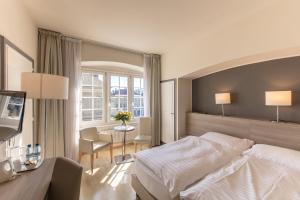 Superior Double Room room in Hôtel de la Rose