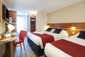 Hotels Kyriad Hotel Meaux : Chambre Triple (1 Lit Double et 1 Lit Simple)