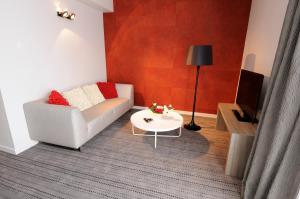 Hotels Best Western Plus Hotel & Spa de Chassieu : Suite 1 Chambre Lit King-Size avec Canapé-Lit - Non remboursable