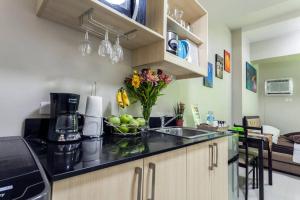 Yongs Place at Vista Residences Taft