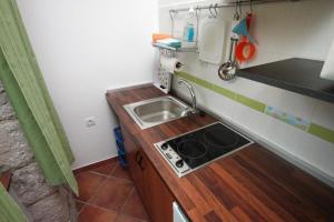 Apartment Gradac 6661a