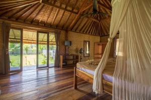 Baha Baha Villas West Sumbawa - Sk8, Gym, Sauna & Spas Hot & Cold, Bar & Restaurant