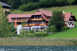 Seehotel Enzian - تيكيندورف