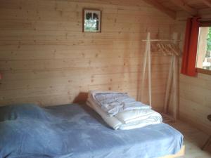 B&B / Chambres d'hotes Nuits perchees a Laroque : Chalet 1 Chambre