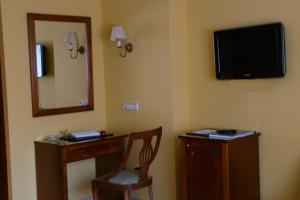 Double Room with Extra Bed room in Idh Angel
