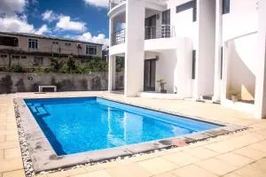 The Palm Residence - The Vale