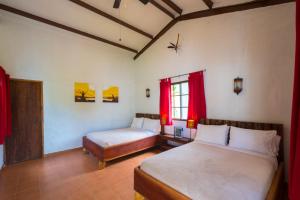 Istmo Beach and Jungle Bungalows