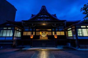 Temple Hotel Takayama Zenkoji