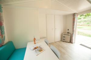 Villages vacances Camping RCN Val de Cantobre : photos des chambres