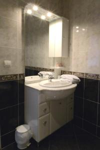 Hotels Hotel Le Saint Vorles : Chambre Quadruple avec Mezzanine