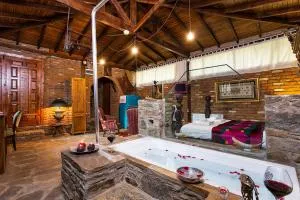 Stonehouse - Sultanhisar