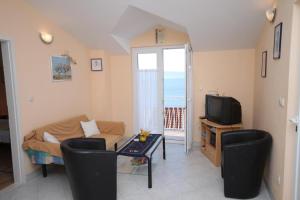 Two-Bedroom Apartment with Terrace and Sea View room in Apartments by the sea Mavarstica Ciovo - 6021