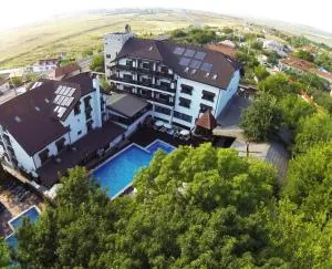 卡鲁丁斯特勒酒店 - Oveselu