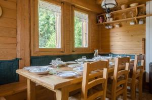 Chalets Chalet Ferme des Amis : photos des chambres