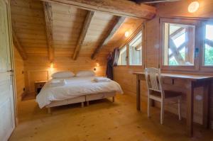 Chalets Chalet Ferme des Amis : photos des chambres