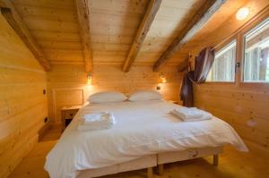 Chalets Chalet Ferme des Amis : photos des chambres