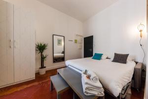 Chez Nous - 7 Appartements sur le Vieux Port : photos des chambres