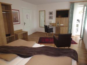Apartment with Terrace room in Wein & Gästehaus Rosenlay