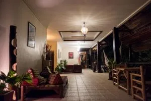 Jungle Gym Hotel - Haad Rin