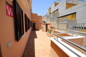 SOTA 3 by RENTMEDANO Beach front, spectacular ocean views, parking, WiFi