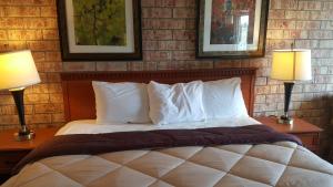 Standard Queen Room room in Budget Host Platte Valley Inn