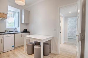 BmyGuest - Ambassador Boutique Apartment II