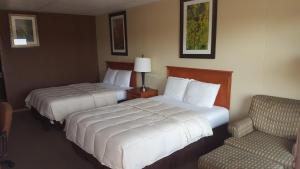 Queen Room with Pool View room in Budget Host Platte Valley Inn