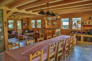 Bed and Breakfast Chalet Manava