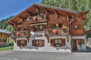 摩纳瓦小木屋住宿加早餐酒店 - 莫尔济讷