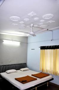 Radhanand Holiday Home