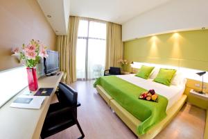 Deluxe Twin Room room in La Finca Resort