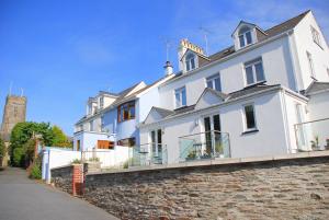 Waves - Sea View Duplex Apartment, Stoke Fleming