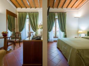 Comfort Double Room with Bathtub room in Hotel Panama