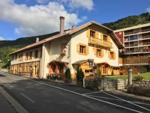 汝拉山旅馆 - 仅限成人入住 - Villard-Saint-Sauveur