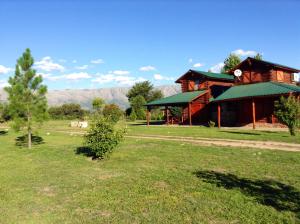 Las Cortaderas Cabañas de Tronco