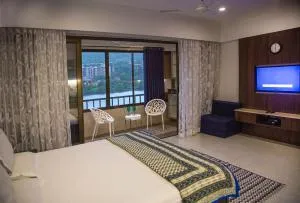 Lavasa Luxury Lakeview Studio - دابولي