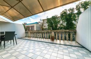 Kreschatik 21 with terrace 2BR